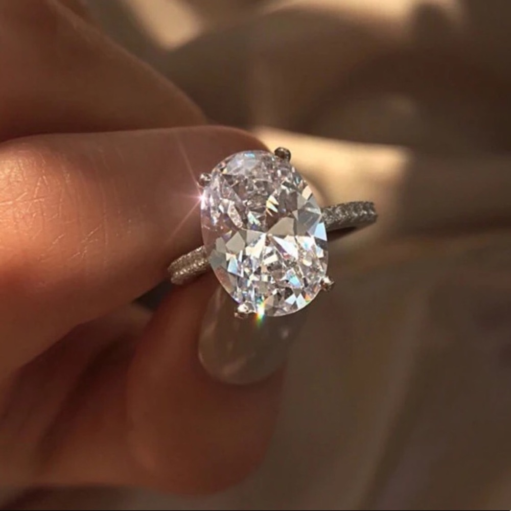 5 CT Oval Brilliant Cut Diamond Ring Sterling Silver - Picture 4 of 9